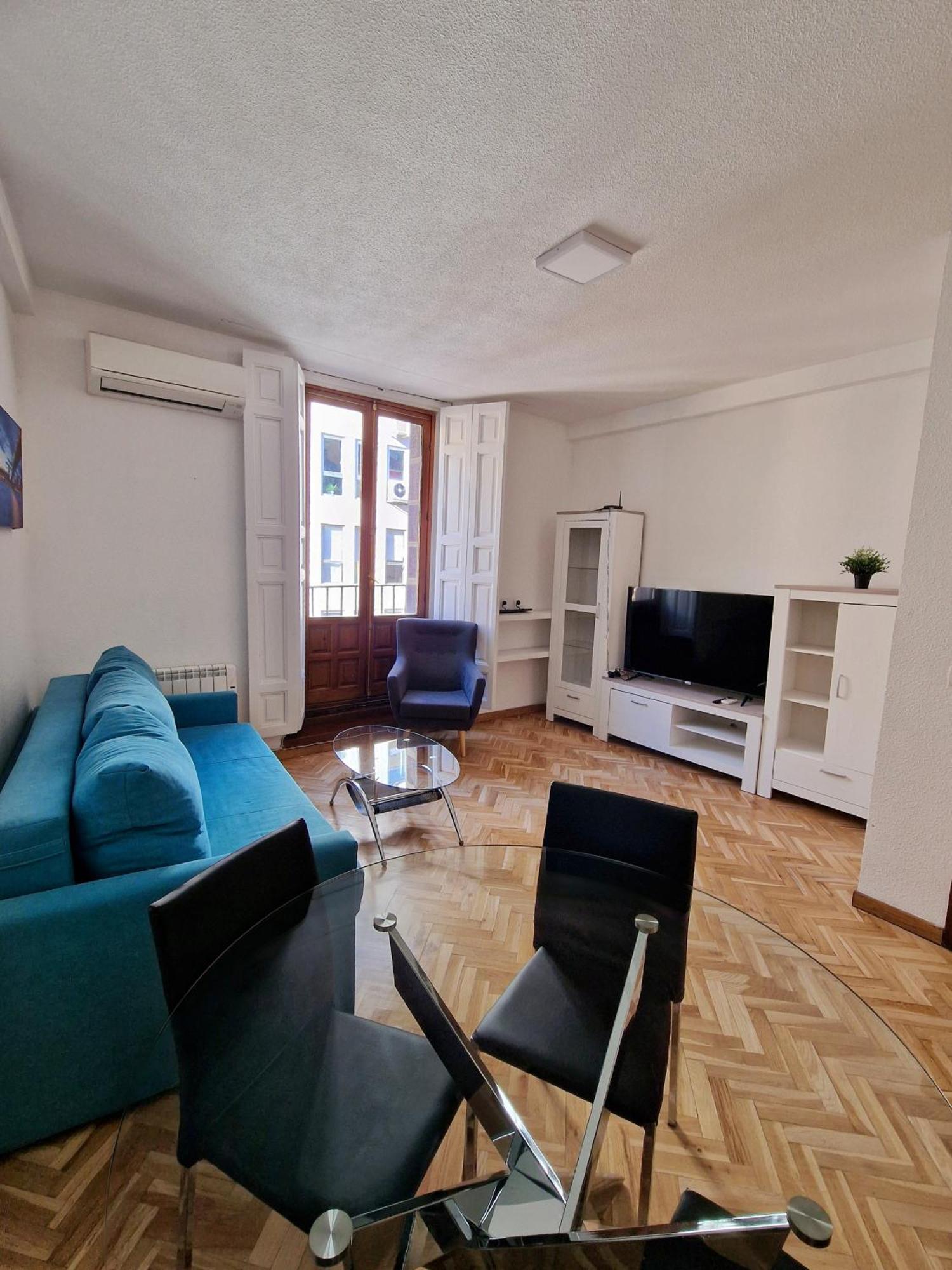 Mayor Calle: Historic Centro Apartment near Plaza Mayor Madrid Exterior photo